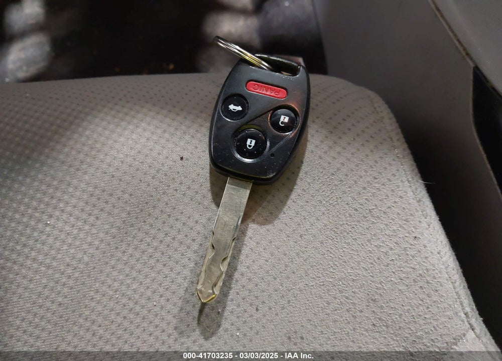 2012 HONDA CIVIC VIN: 2HGFB2F88CH320360