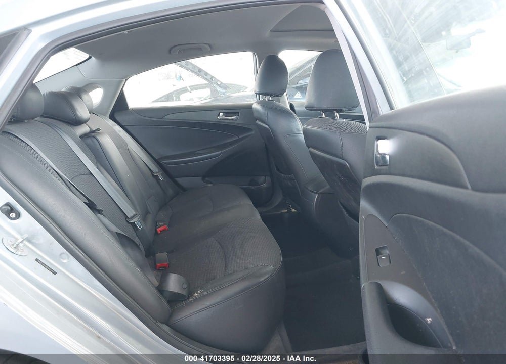2011 HYUNDAI SONATA VIN: 5NPEC4AC8BH291365