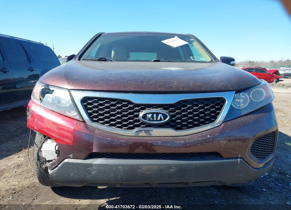 2013 KIA SORENTO LX VIN: 5XYKTCA62DG317475