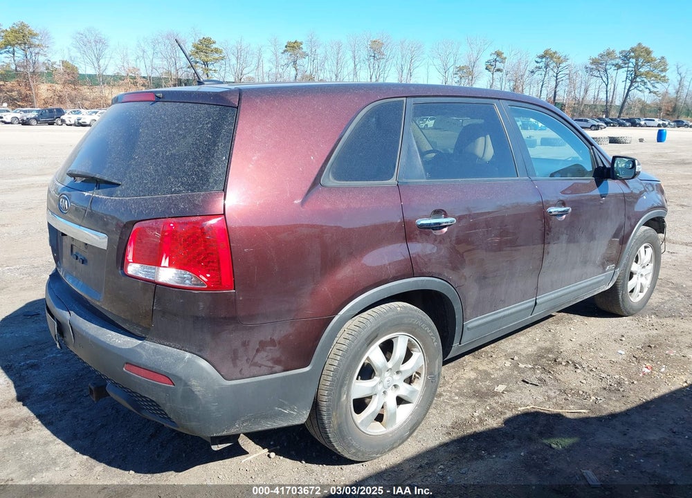 2013 KIA SORENTO LX VIN: 5XYKTCA62DG317475