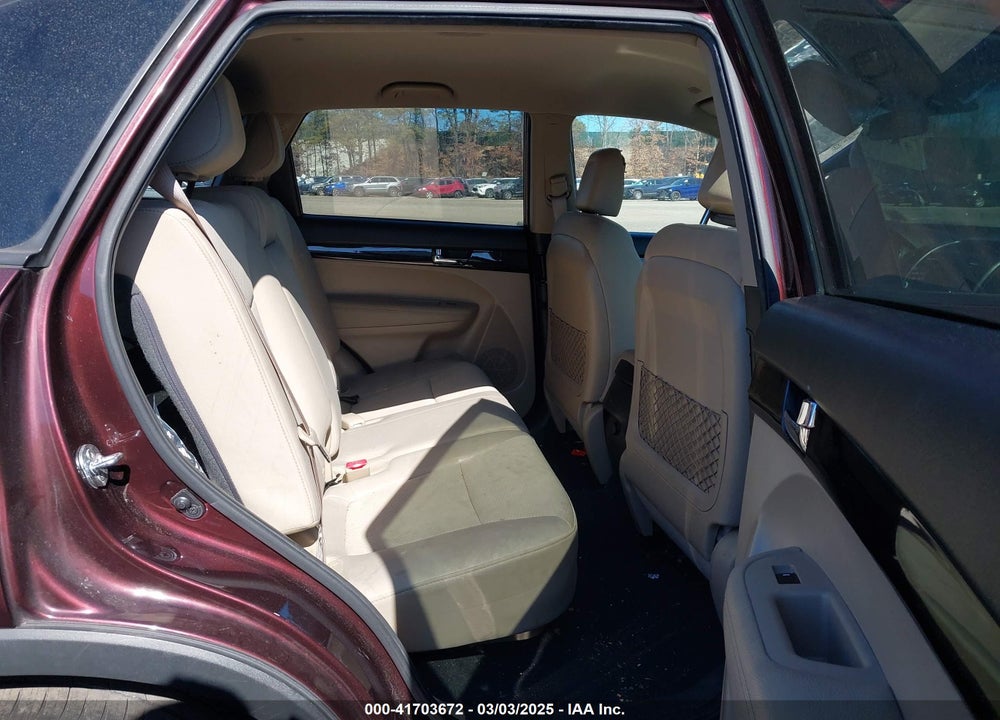 2013 KIA SORENTO LX VIN: 5XYKTCA62DG317475
