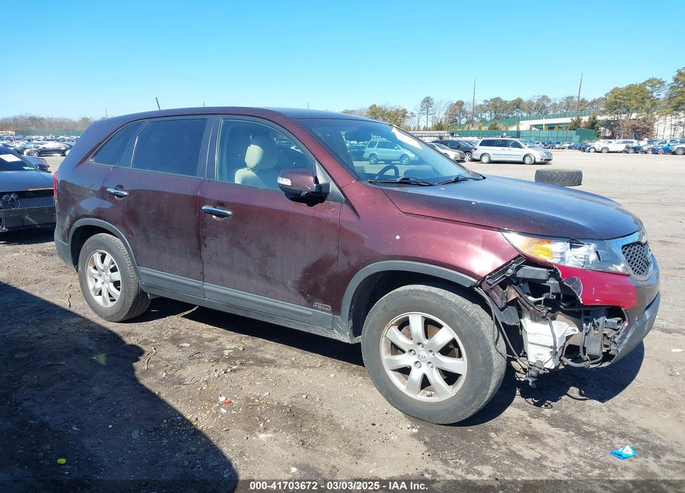 2013 KIA SORENTO LX VIN: 5XYKTCA62DG317475