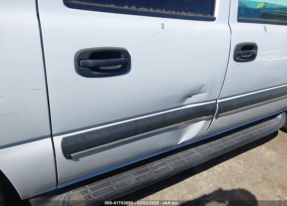 2003 CHEVROLET SUBURBAN 1500 LS VIN: 1GNFK16T93J221808