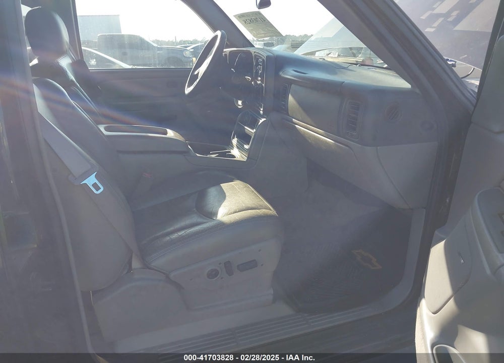 2004 CHEVROLET TAHOE VIN: 1GNEC13ZX4J106072