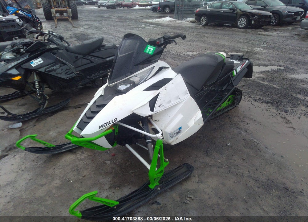 2015 ARCTIC CAT XF 7000 SNO PRO LTD VIN: 4UF15SNW2FT112099