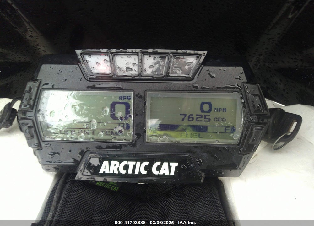 2015 ARCTIC CAT XF 7000 SNO PRO LTD VIN: 4UF15SNW2FT112099