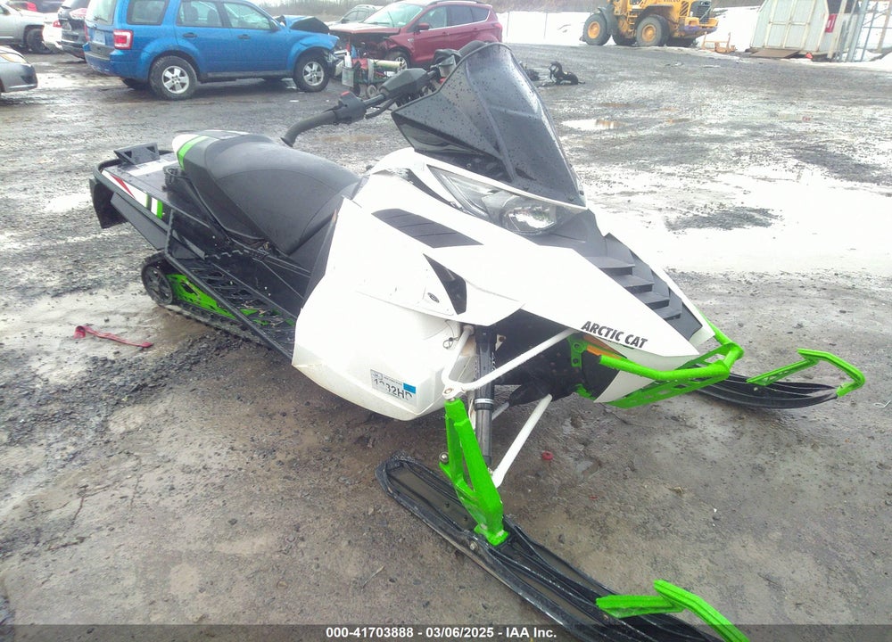 2015 ARCTIC CAT XF 7000 SNO PRO LTD VIN: 4UF15SNW2FT112099