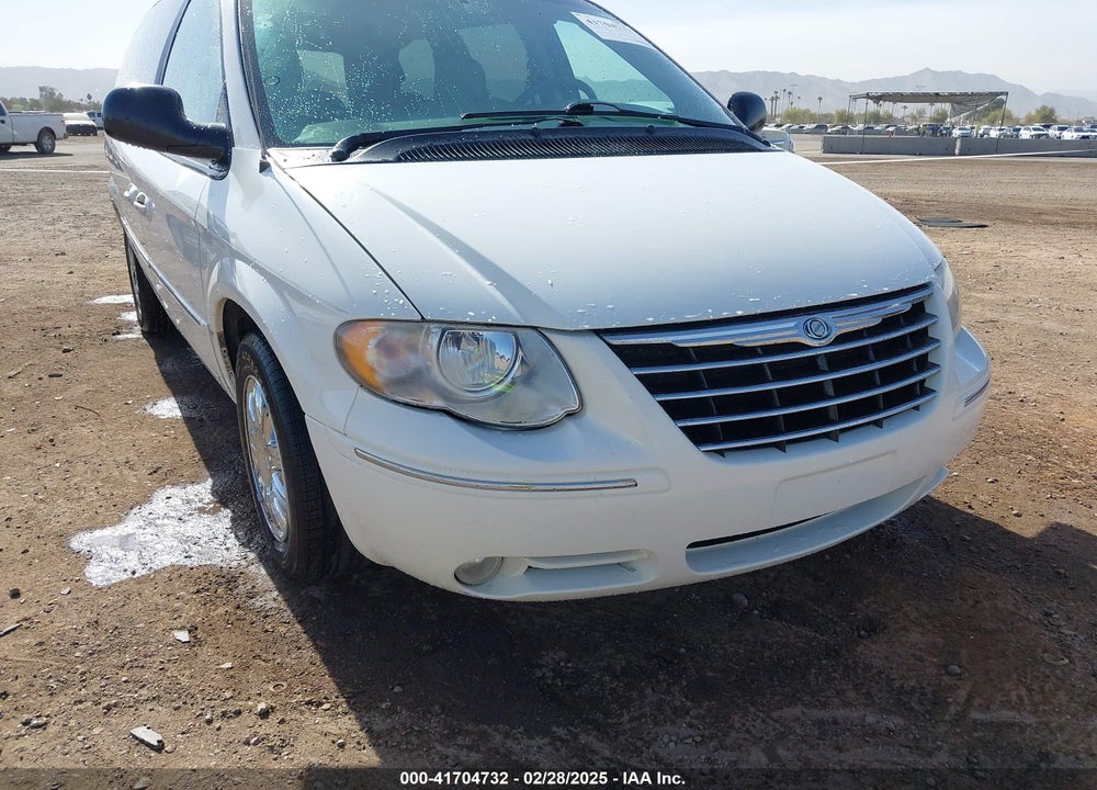2005 CHRYSLER TOWN & COUNTRY VIN: 2C8GP64L65R474239