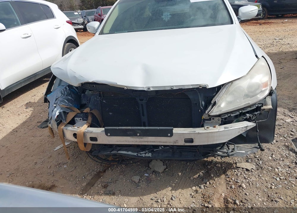 2011 HYUNDAI GENESIS VIN: KMHGC4DE4BU117560