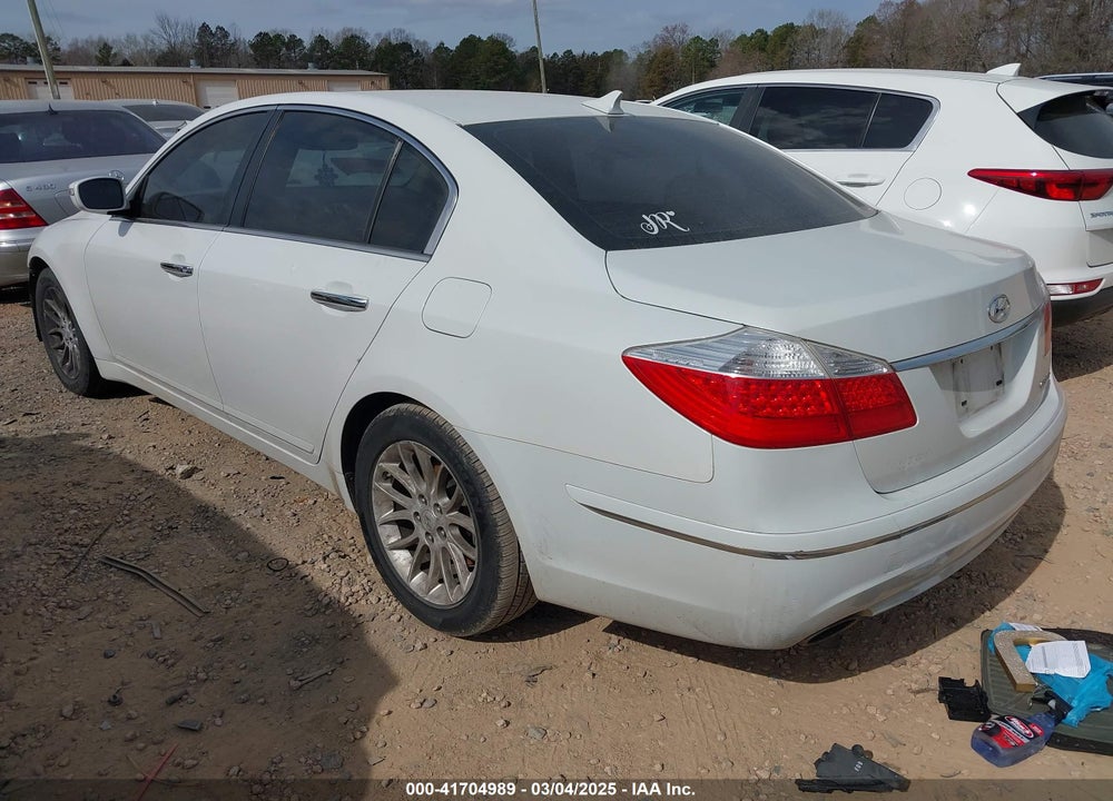 2011 HYUNDAI GENESIS VIN: KMHGC4DE4BU117560