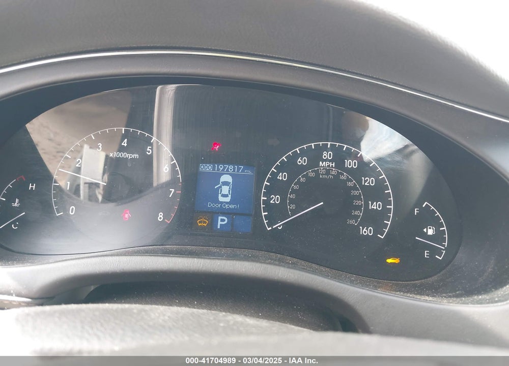 2011 HYUNDAI GENESIS VIN: KMHGC4DE4BU117560