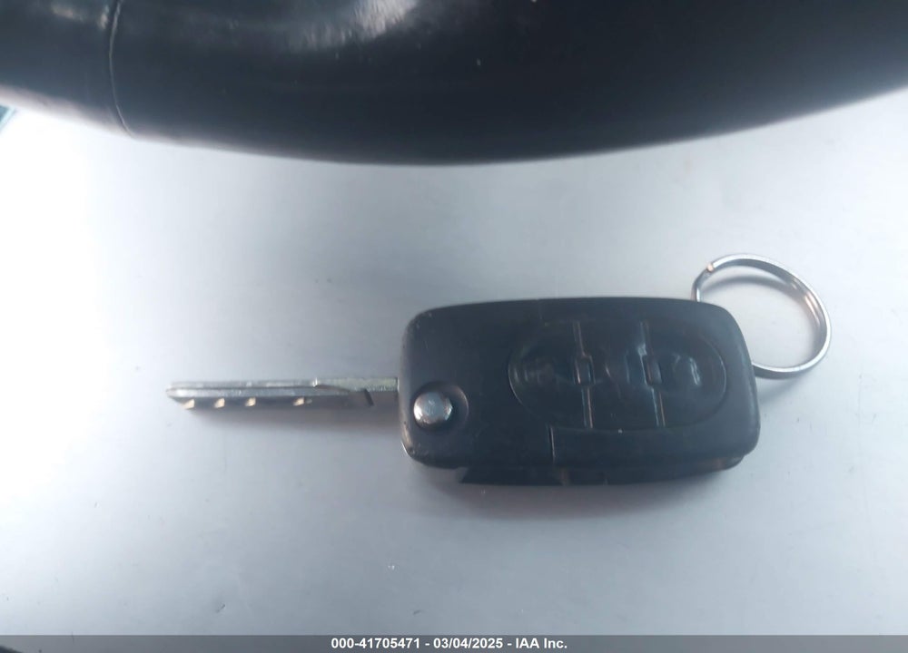 2004 AUDI A4 1.8T VIN: WAULC68EX4A224462