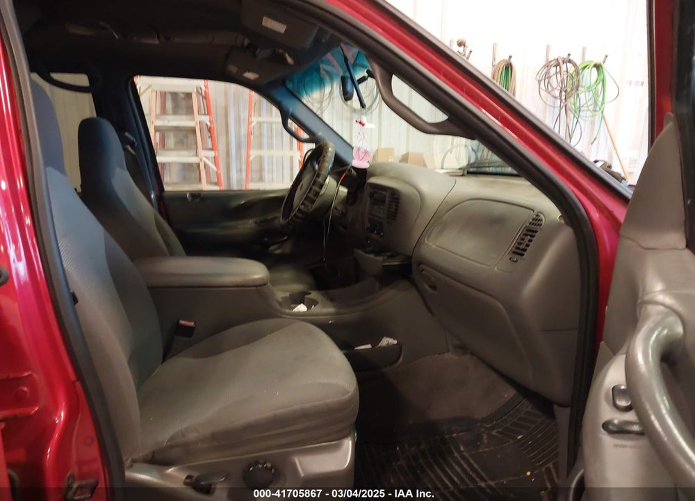 2002 FORD EXPEDITION XLT VIN: 1FMRU15L22LA35267