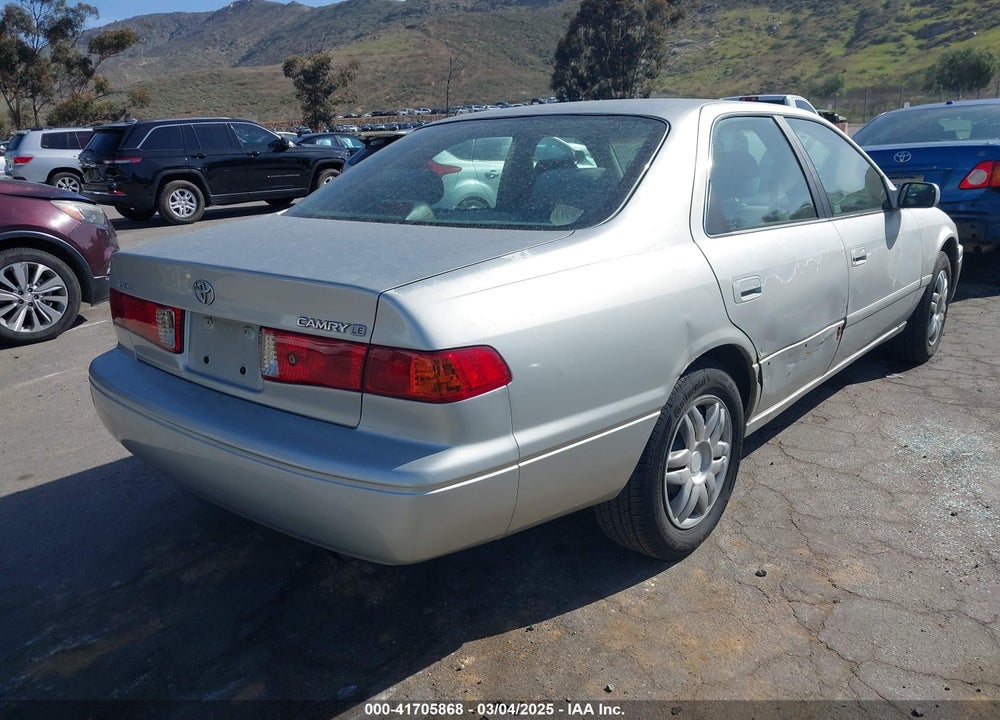 2001 TOYOTA CAMRY LE VIN: 4T1BG22K01U852935