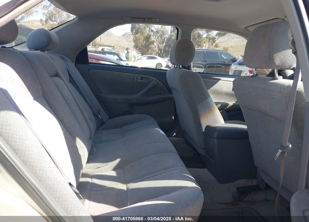 2001 TOYOTA CAMRY LE VIN: 4T1BG22K01U852935