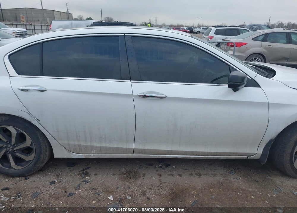 2016 HONDA ACCORD VIN: 1HGCR2F81GA056658