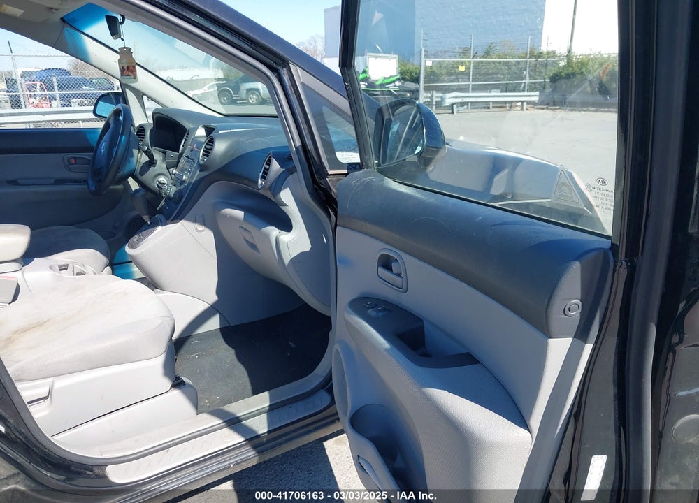 2007 KIA RONDO LX V6 VIN: KNAFG526477112626