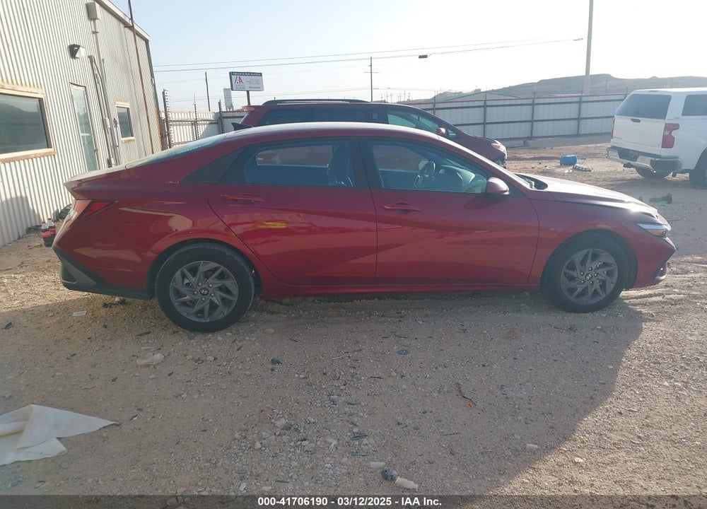 2024 HYUNDAI ELANTRA VIN: KMHLM4DG5RU724784