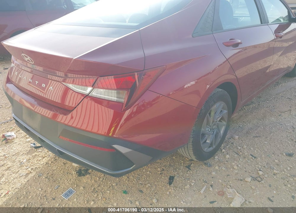 2024 HYUNDAI ELANTRA VIN: KMHLM4DG5RU724784