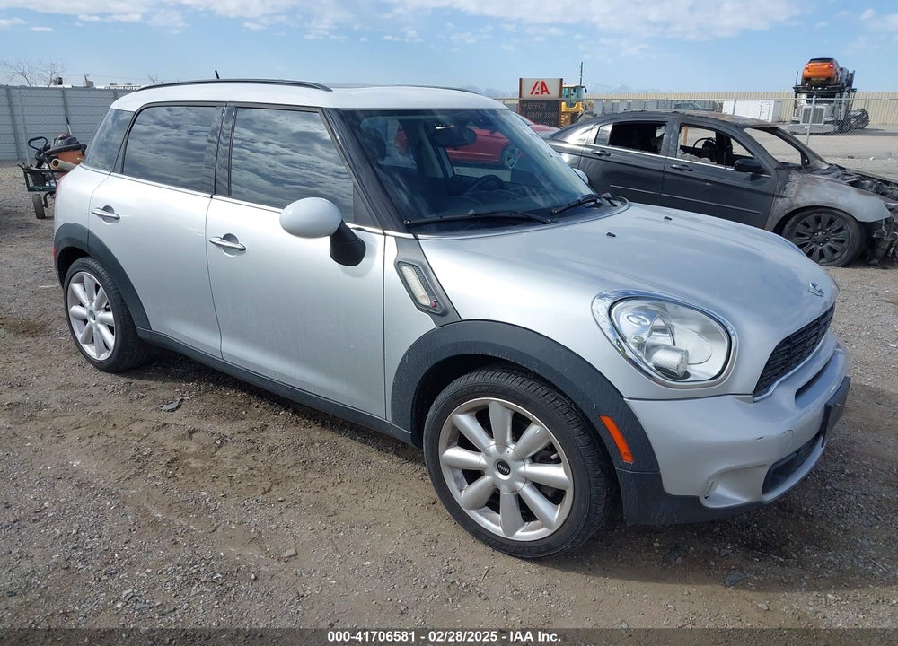 2013 MINI COUNTRYMAN COOPER S VIN: WMWZC3C58DWP23103