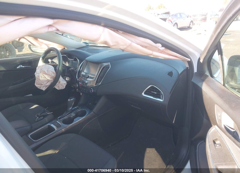 2017 CHEVROLET CRUZE VIN: 1G1BE5SM7H7215779