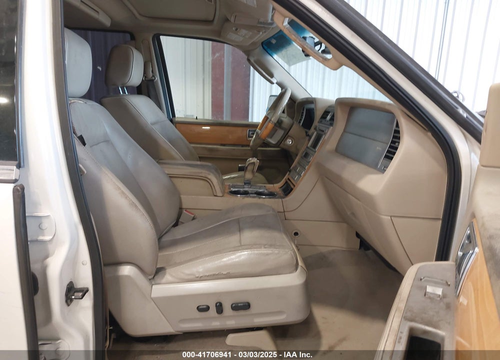 2007 LINCOLN NAVIGATOR ULTIMATE VIN: 5LMFU28517LJ07327