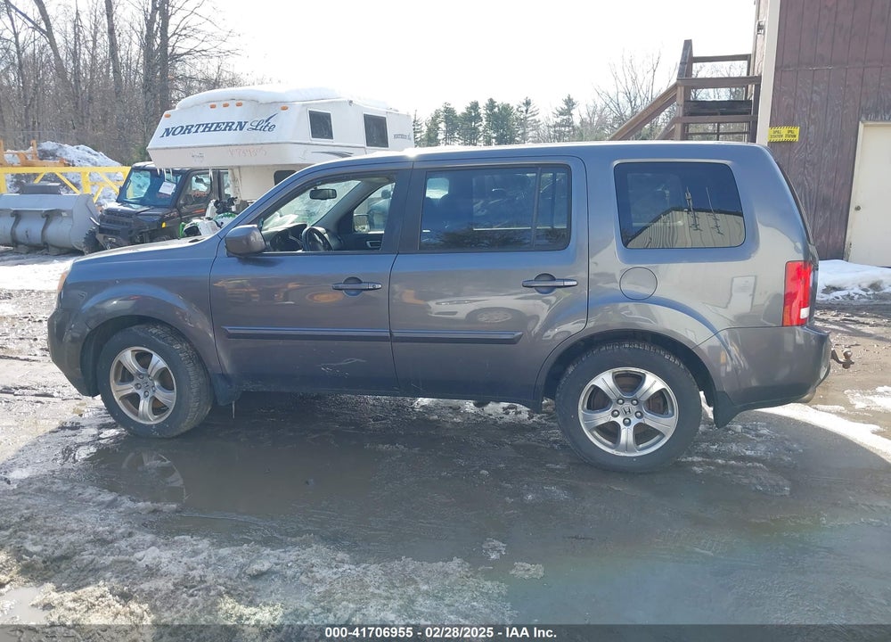 2015 HONDA PILOT EX-L VIN: 5FNYF4H79FB043787
