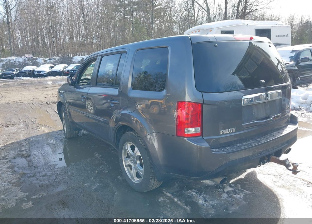 2015 HONDA PILOT EX-L VIN: 5FNYF4H79FB043787