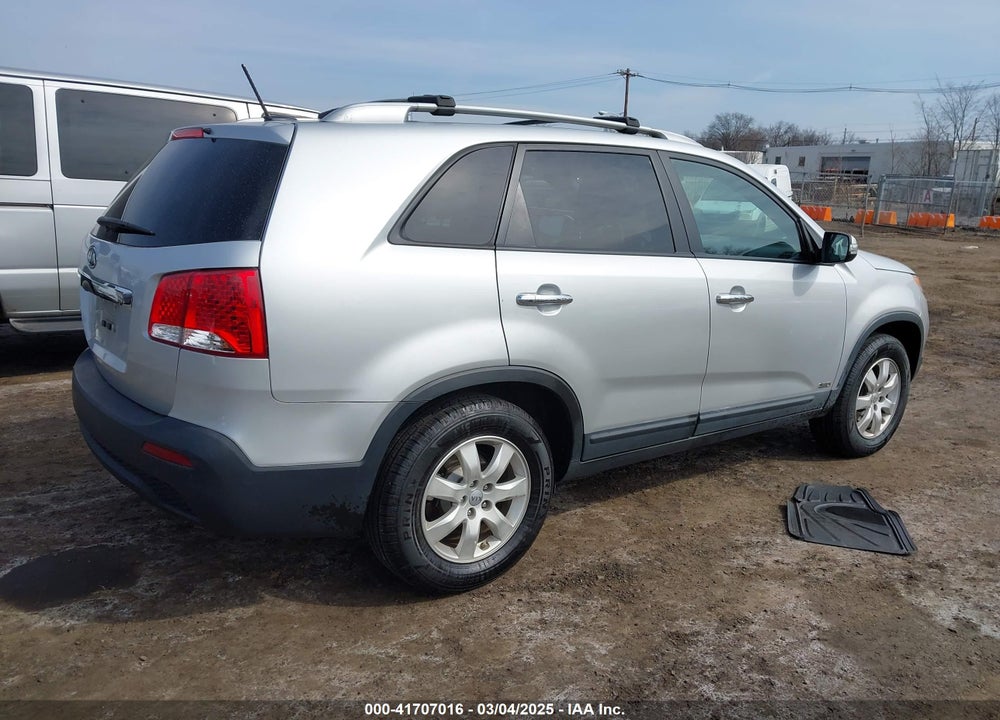 2012 KIA SORENTO LX VIN: 5XYKTCA69CG271965