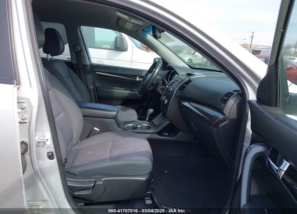 2012 KIA SORENTO LX VIN: 5XYKTCA69CG271965