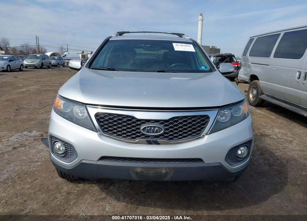 2012 KIA SORENTO LX VIN: 5XYKTCA69CG271965
