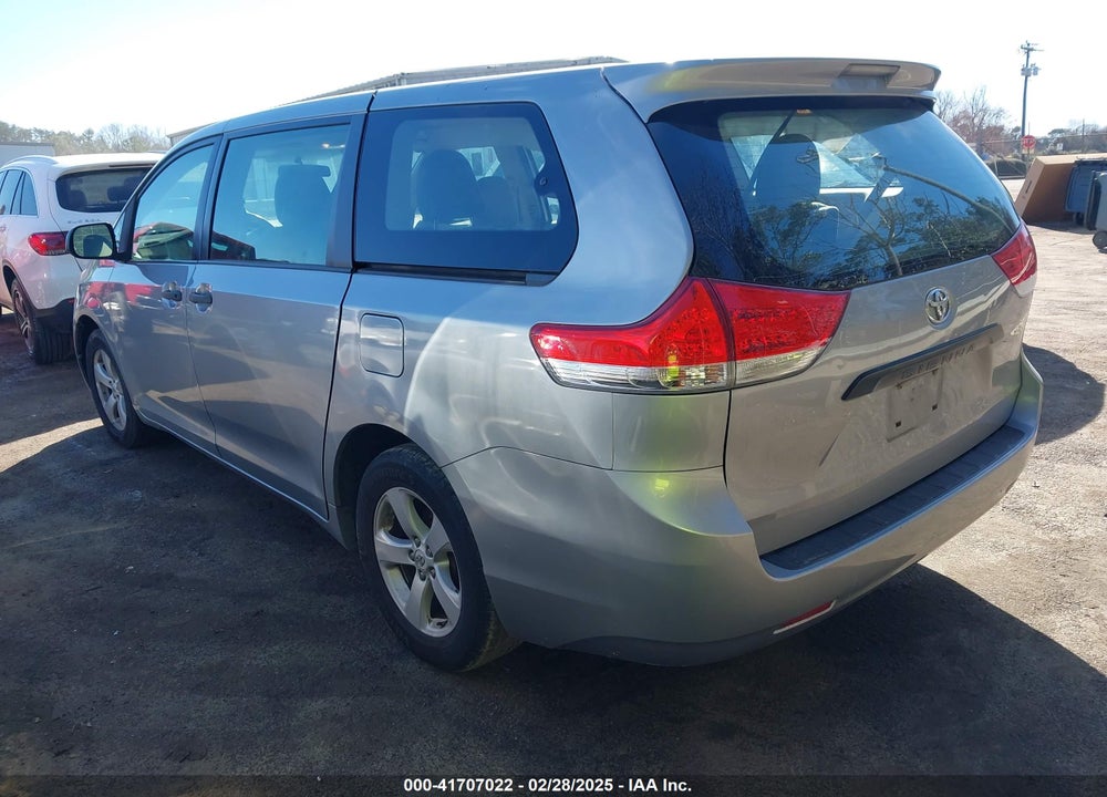 2011 TOYOTA SIENNA VIN: 5TDKA3DC1BS008961