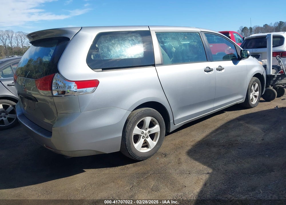 2011 TOYOTA SIENNA VIN: 5TDKA3DC1BS008961