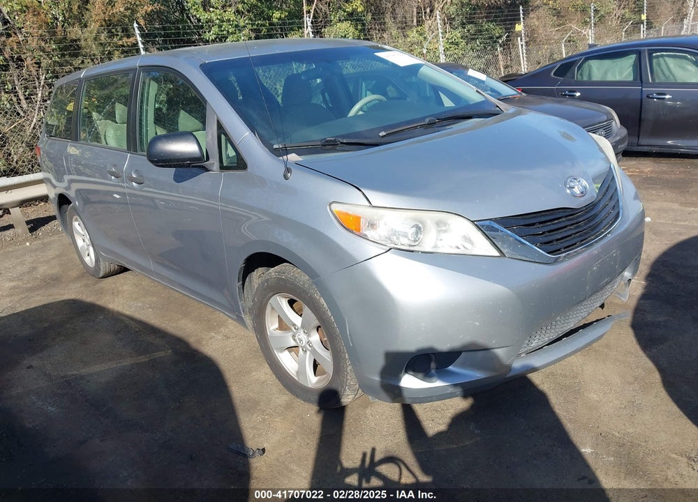 2011 TOYOTA SIENNA VIN: 5TDKA3DC1BS008961