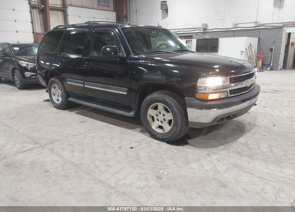 2005 CHEVROLET TAHOE LT VIN: 1GNEK13T35R110661