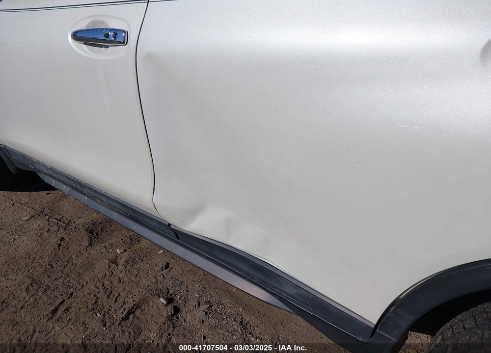 2018 NISSAN ROGUE VIN: 5N1AT2MV7JC847624