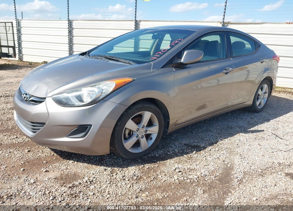 2013 HYUNDAI ELANTRA VIN: 5NPDH4AE7DH381060