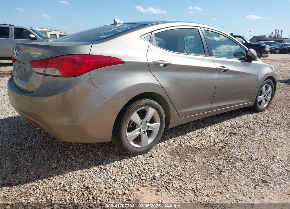 2013 HYUNDAI ELANTRA VIN: 5NPDH4AE7DH381060