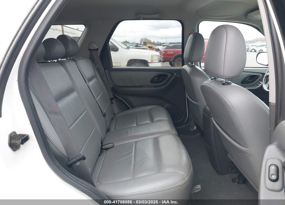 2005 FORD ESCAPE XLT VIN: 1FMYU93105KA75028