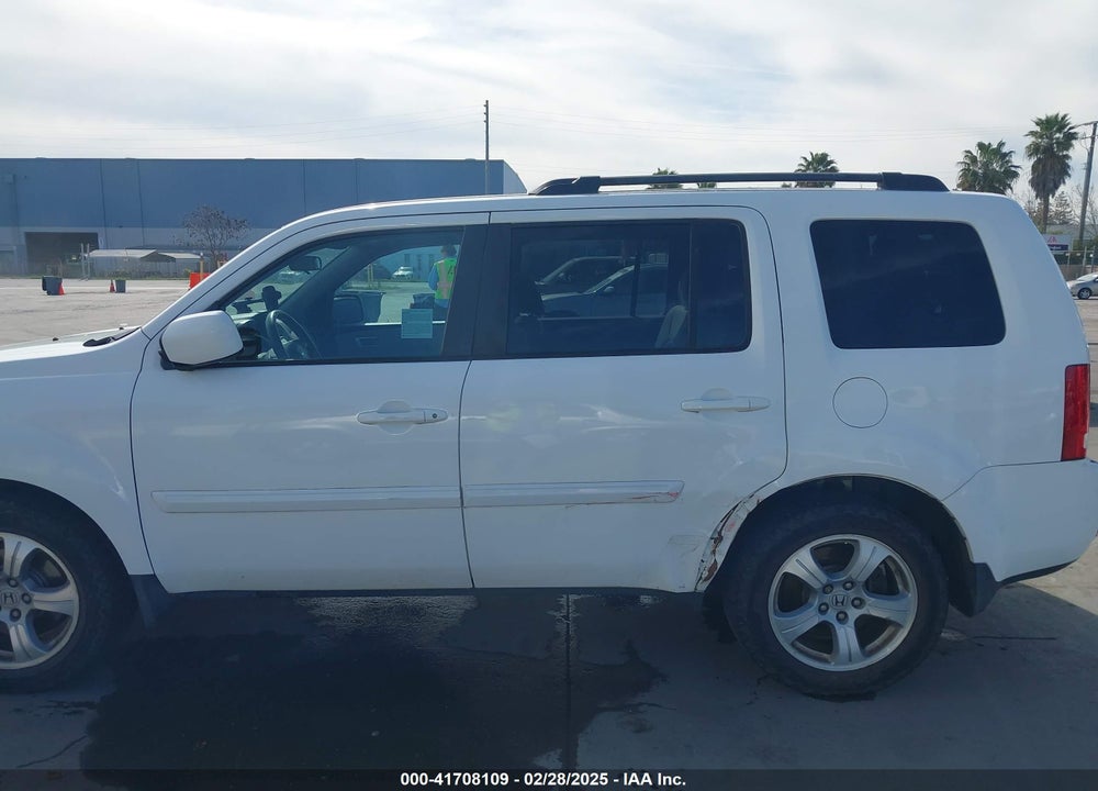 2015 HONDA PILOT EX VIN: 5FNYF4H47FB025097