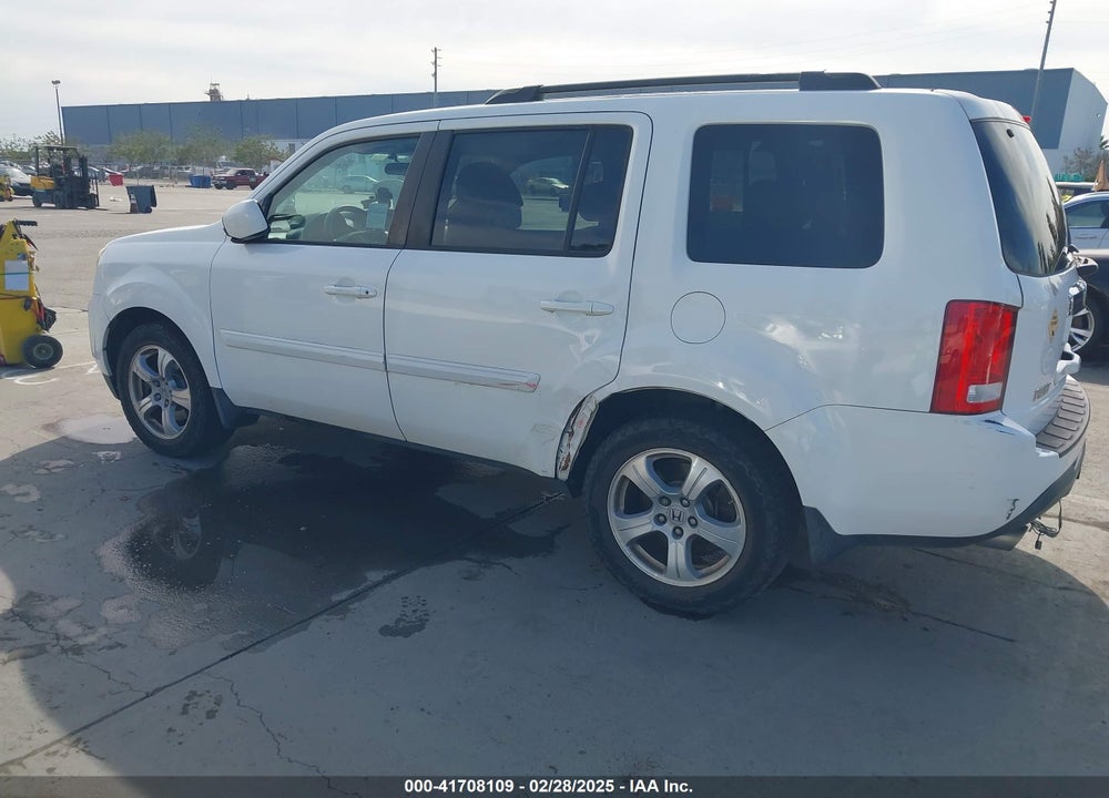 2015 HONDA PILOT EX VIN: 5FNYF4H47FB025097