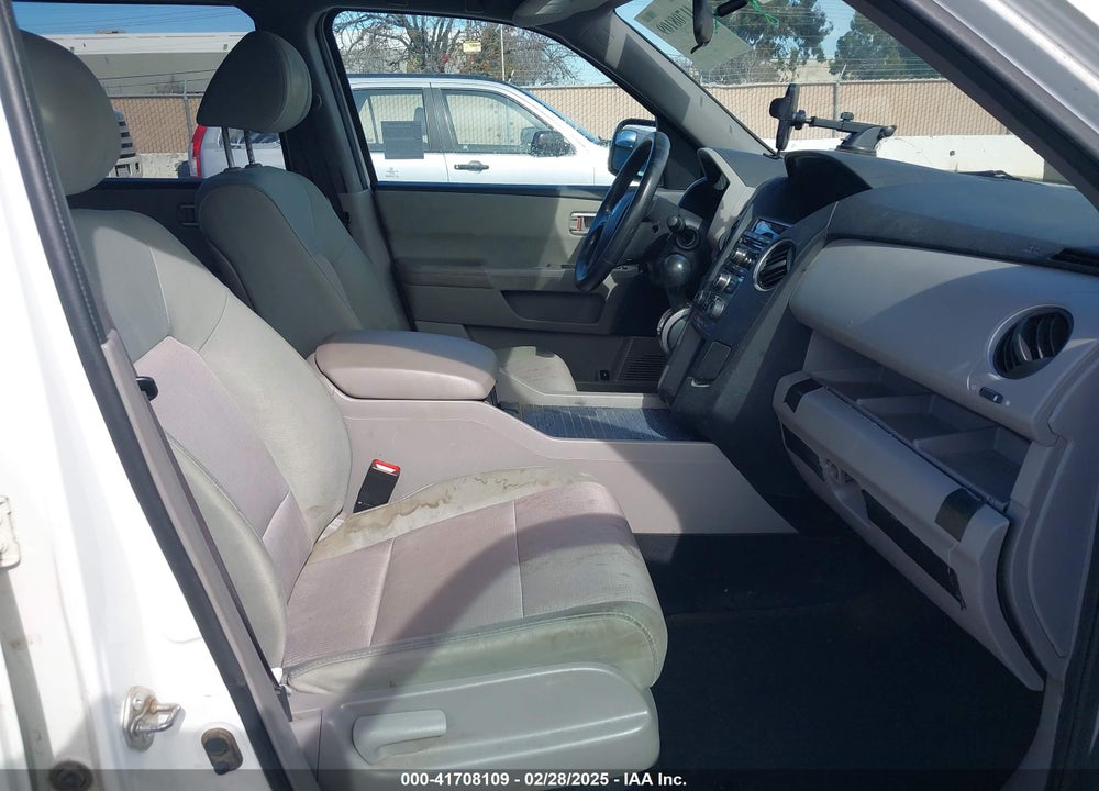 2015 HONDA PILOT EX VIN: 5FNYF4H47FB025097