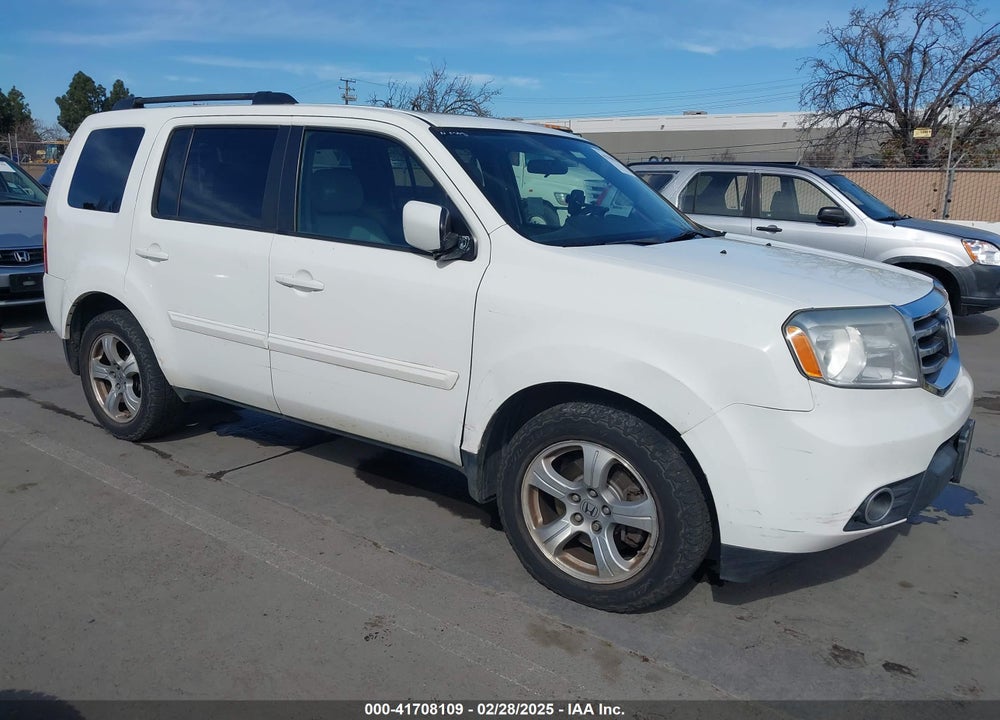 2015 HONDA PILOT EX VIN: 5FNYF4H47FB025097