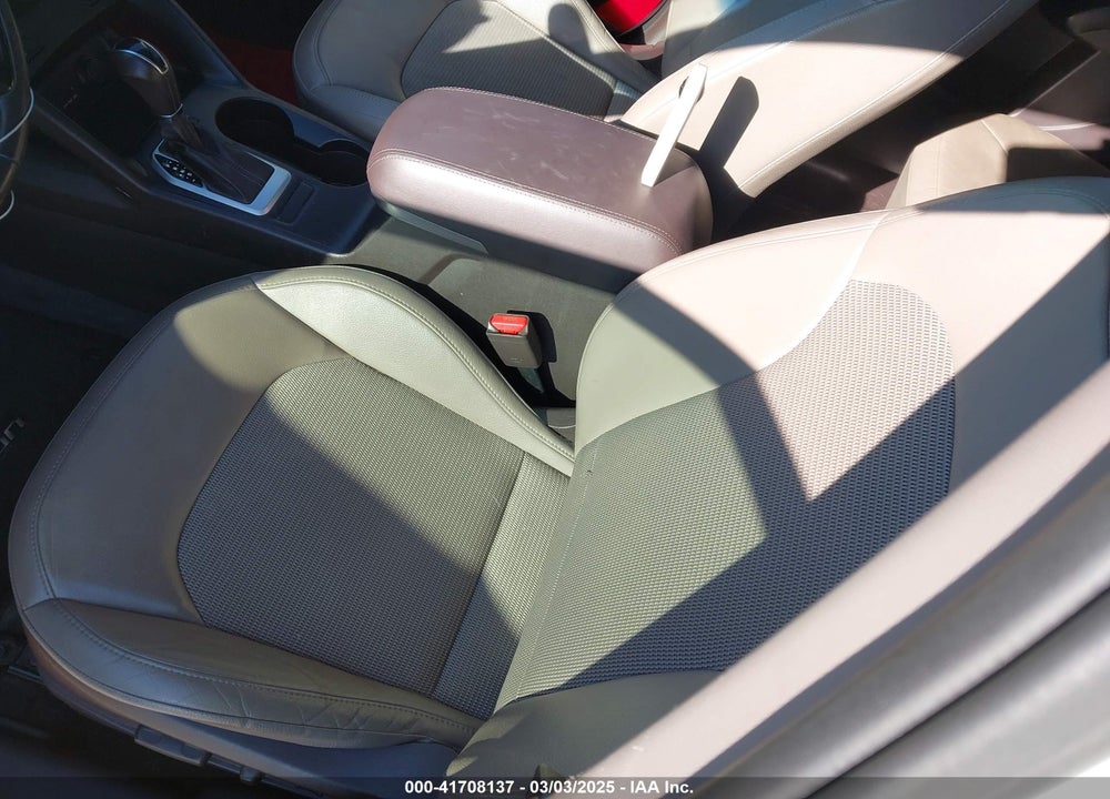 2014 HYUNDAI TUCSON SE VIN: KM8JUCAG7EU802658