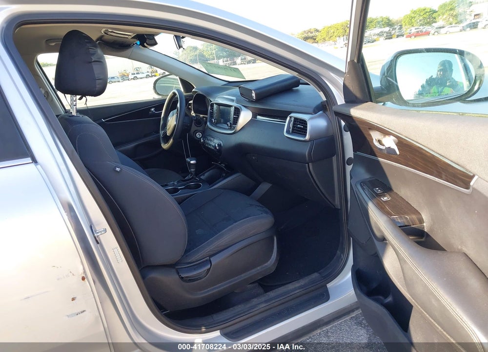 2020 KIA SORENTO VIN: 5XYPG4A53LG620366