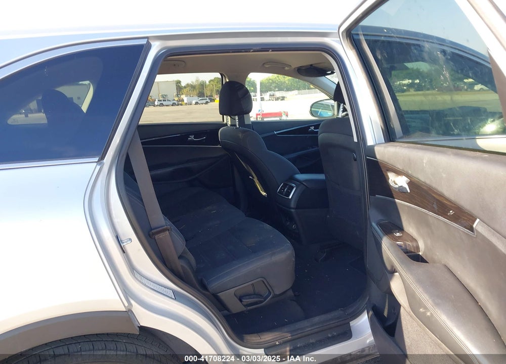 2020 KIA SORENTO VIN: 5XYPG4A53LG620366