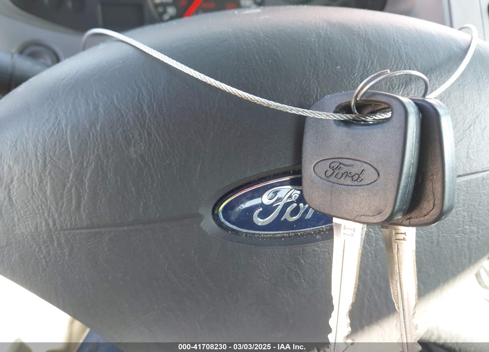 2005 FORD FOCUS ZX4 VIN: 1FAFP34N75W280183