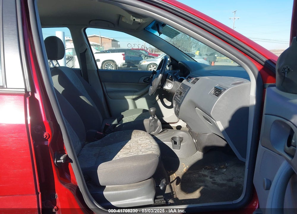 2005 FORD FOCUS ZX4 VIN: 1FAFP34N75W280183