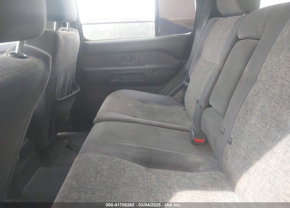 1997 NISSAN PATHFINDER VIN: JN8AR05Y0VW173132