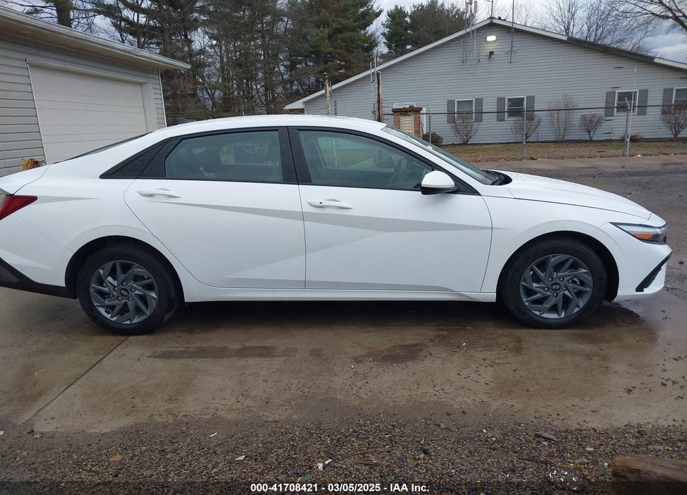 2024 HYUNDAI ELANTRA HYBRID VIN: KMHLM4DJ0RU103318